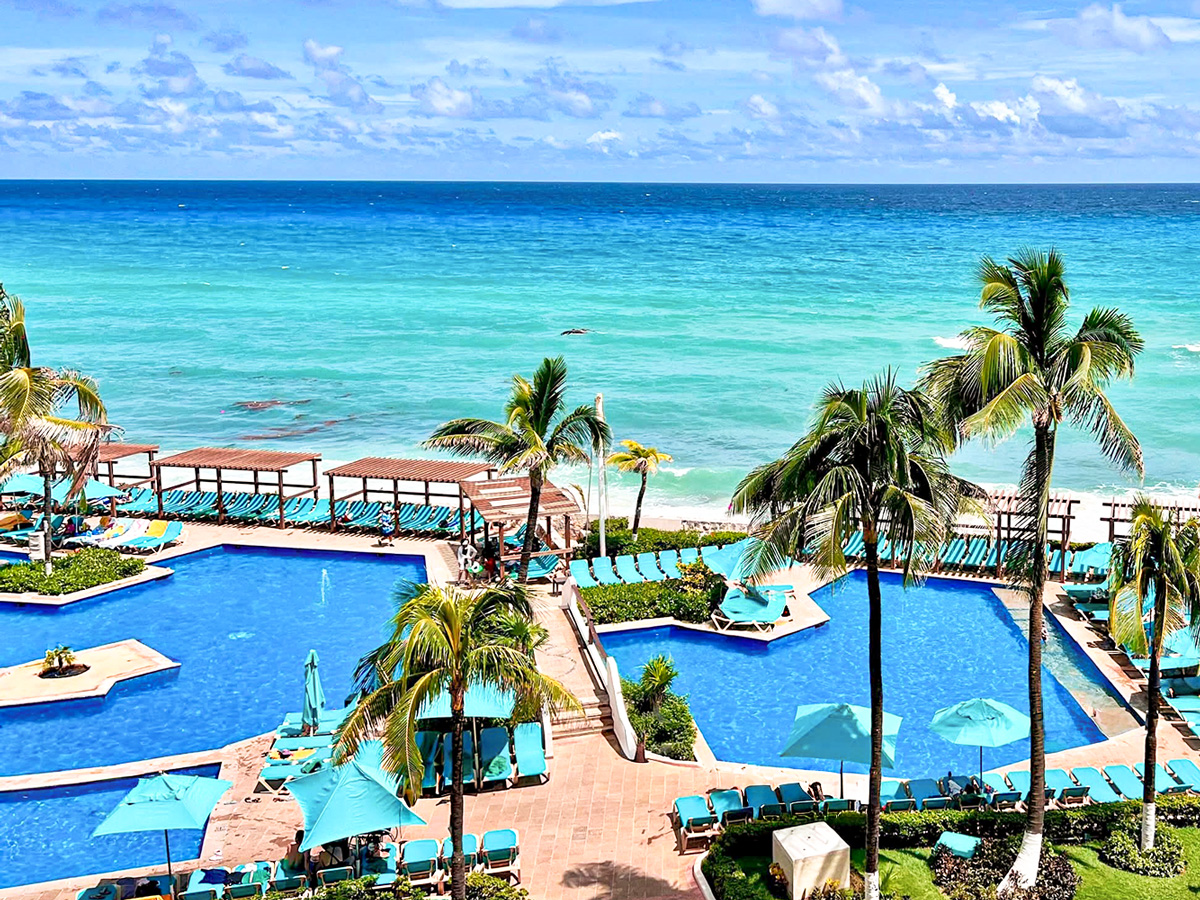 Albercas en Royal Solaris Cancún