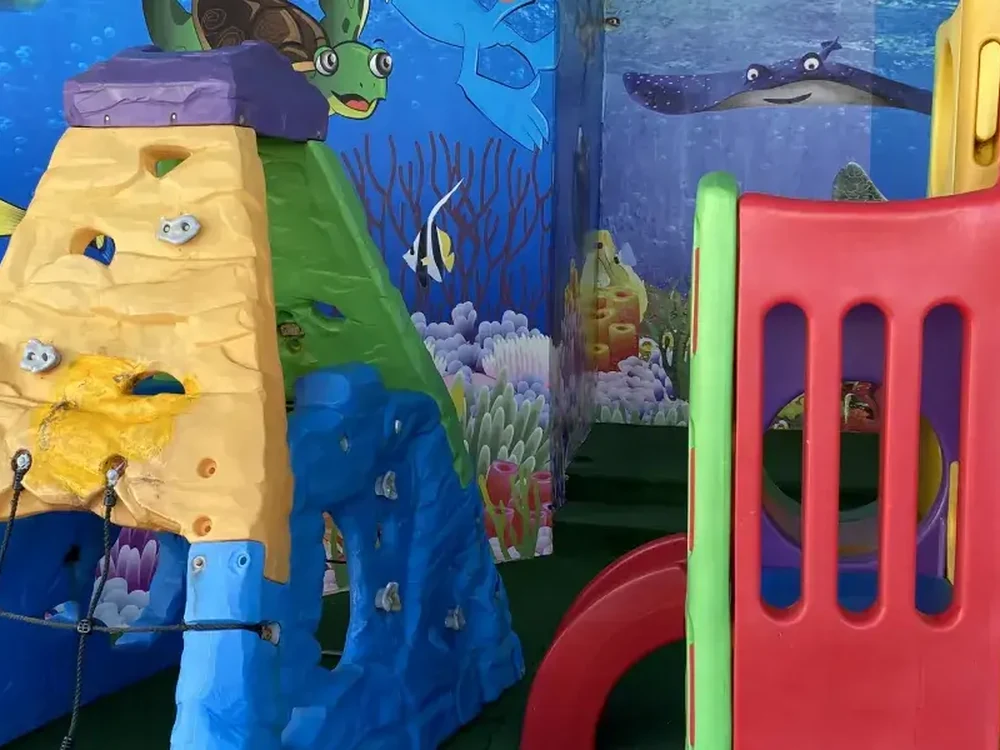 Club infantil y mini parque acuático en Royal Solaris Cancún